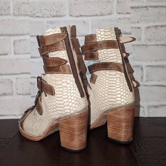 FreeBird Bond White Snake Bootie size 9 - Picture 5 of 11